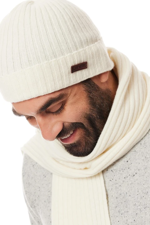 komplet-luksusowy-czapka-szalik-biały-kaszmir-welna-unisex-Lanieri-Fashion.jpg