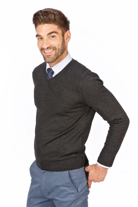 sweter-meski-szpic-niski-wełna-akryl-grafitowy-klasyka-elegancki-Lanieri-Fashion.jpg