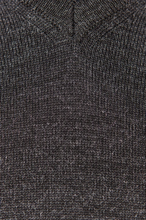 sweter-meski-szpic-niski-wełna-akryl-grafitowy-klasyka-elegancki-Lanieri-Fashion.jpg