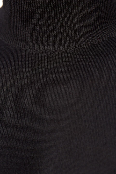 sweter-meski-polgolf-welna-akryl-czarny-klasyka-elegancki-Lanieri-Fashion.jpg