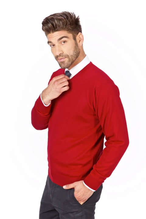 sweter-meski-w-serek-wełna-akryl-czerwony-klasyka-elegancki-Lanieri-Fashion.jpg