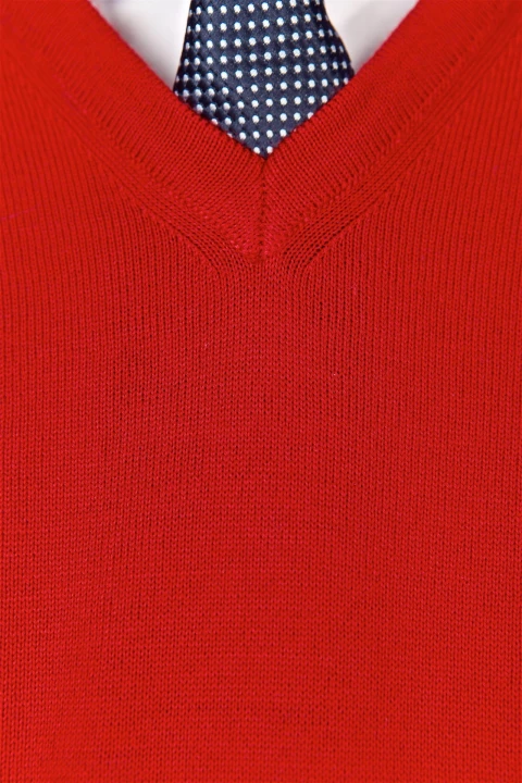 sweter-meski-w-serek-wełna-akryl-czerwony-klasyka-elegancki-Lanieri-Fashion.jpg