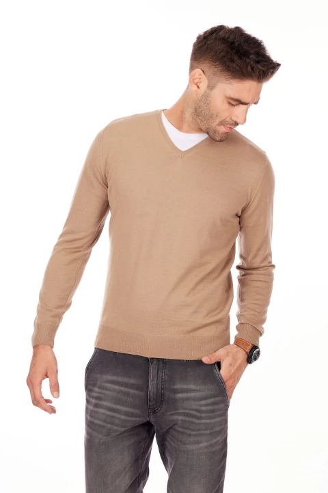 sweter-meski-dekolt-w-serek-wełna-akryl-camel-klasyka-elegancki-Lanieri-Fashion.jpg