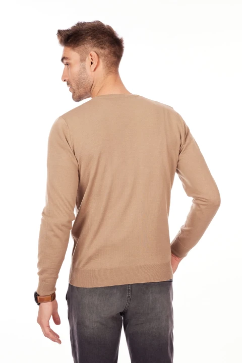 sweter-meski-dekolt-w-serek-wełna-akryl-camel-klasyka-elegancki-Lanieri-Fashion.jpg