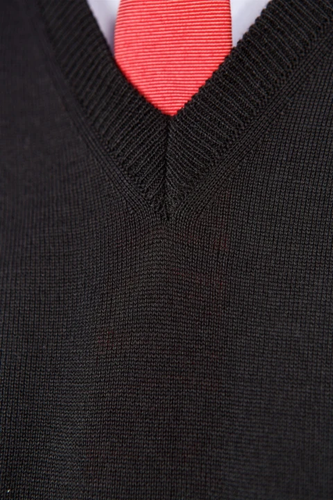 sweter-meski-bezrękawnik-wełna-akryl-czarny-klasyka-elegancki-Lanieri-Fashion.jpg